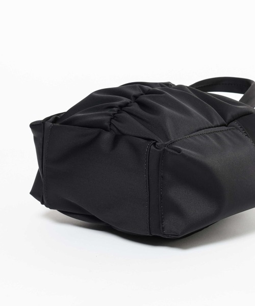 LAKOLE（ラコレ）の「ネオプレーンギャザーショルダーバッグ / 321152（ショルダーバッグ・レディース・ブラック/その他1/レモンイエロー/ブルー・FREE）」の18枚目の写真