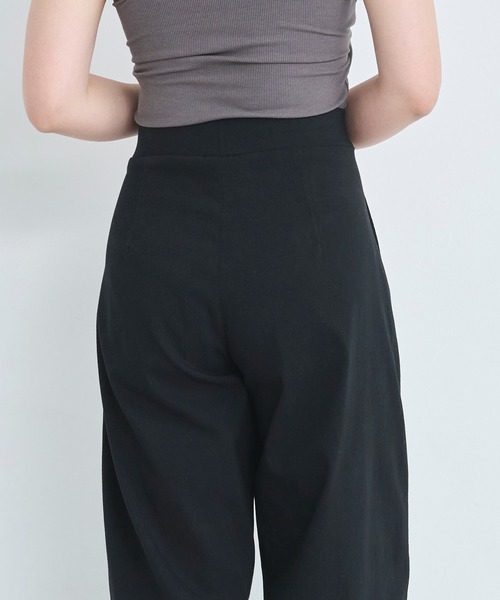 attiree(アティレー)の「【ハイパーストレッチ】バレルレッグパンツ(その他パンツ・レディース・ブラック・SMALL/MEDIUM/LARGE)」の13枚目の写真