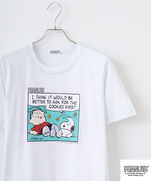 PEANUTS(ピーナッツ)の「PEANUTS プリント&刺繍半袖Tシャツ(Tシャツ/カットソー・メンズ・オートミール/ネイビー/ブラック系/チャコール/ライトパープル/ホワイト/グリーン/サックスブルー系/ライトグリーン/ブラック系1/ライトカーキ/ホワイト系4/杢グレー/クリーム/ホワイト系3/アイボリー系/ネイビー系/ダークグリーン/サックスブルー/ピンクベージュ/ブラック/ホワイト系1/グレー系その他/ホワイト系2/ピンク系その他/グレイッシュベージュ/ホワイト系/ブラック系2/ホワイト系5/チャコールグレー/ベージュ系その他/ホワイト系6/ブラック系3/サックスブルー系1/グレー系その他2/サックスブルー系2/ピンク系その他2/ホワイト系7/ネイビー系2/グレー系その他3/ピンク系その他3/ブラック系5/ブラック系6/ブラック系7/ブラック系8/ブラック系9/ホワイト×レッド/ホワイト×ブルー/ホワイト系その他5/ネイビー系3/ブラック系4/ホワイト系その他2/ホワイト系その他4/ライトグリーン系/ホワイト系その他/ホワイト系その他3/ホワイト×イエロー/ホワイト系8/ホワイト系9・M/L/LL/S)」の8枚目の写真