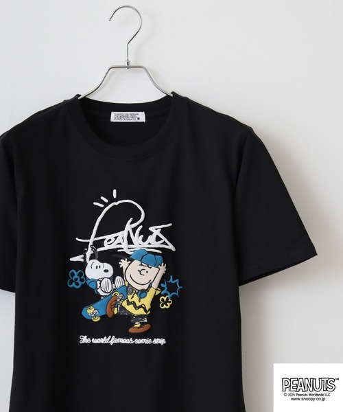 PEANUTS(ピーナッツ)の「PEANUTS プリント&刺繍半袖Tシャツ(Tシャツ/カットソー・メンズ・オートミール/ネイビー/ブラック系/チャコール/ライトパープル/ホワイト/グリーン/サックスブルー系/ライトグリーン/ブラック系1/ライトカーキ/ホワイト系4/杢グレー/クリーム/ホワイト系3/アイボリー系/ネイビー系/ダークグリーン/サックスブルー/ピンクベージュ/ブラック/ホワイト系1/グレー系その他/ホワイト系2/ピンク系その他/グレイッシュベージュ/ホワイト系/ブラック系2/ホワイト系5/チャコールグレー/ベージュ系その他/ホワイト系6/ブラック系3/サックスブルー系1/グレー系その他2/サックスブルー系2/ピンク系その他2/ホワイト系7/ネイビー系2/グレー系その他3/ピンク系その他3/ブラック系5/ブラック系6/ブラック系7/ブラック系8/ブラック系9/ホワイト×レッド/ホワイト×ブルー/ホワイト系その他5/ネイビー系3/ブラック系4/ホワイト系その他2/ホワイト系その他4/ライトグリーン系/ホワイト系その他/ホワイト系その他3/ホワイト×イエロー/ホワイト系8/ホワイト系9・M/L/LL/S)」の21枚目の写真