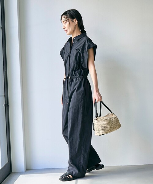 大草直子さん AMARC オリジナル ベルテッドオールインワン（完売品）ネイビー AMARC 大草直子 今期オールインワン新品（完売品）ネイビー