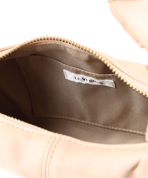 Doux archives（ドゥアルシーヴ）の「Sculpture triangle S（ハンドバッグ・レディース・ベージュ/ブラック・FREE）」の5枚目の写真