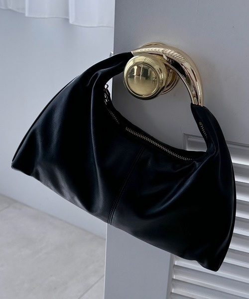 Doux archives（ドゥアルシーヴ）の「Sculpture triangle S（ハンドバッグ・レディース・ベージュ/ブラック・FREE）」の2枚目の写真