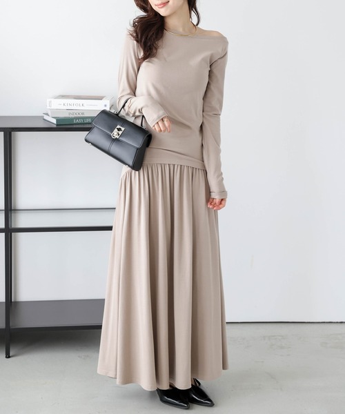 Lajour(ラジュール)の「日本製 ワンショルダートップス+スカート セットアップ(セットアップ・レディース・ブラック/ベージュ/モカ/杢グレー・M/L)」の1枚目の写真