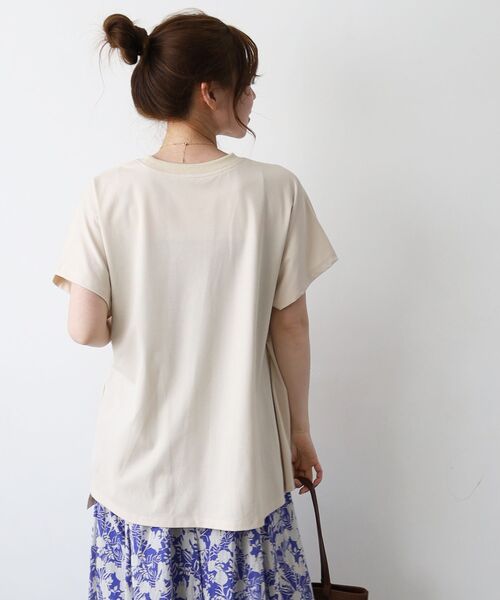 le.coeur blanc(ルクールブラン)の「《WEB限定アイテム》ツイストデザイントップス(Tシャツ/カットソー・レディース・カーキオリーブ/ブラウン/アイボリー/ブラック・38)」の11枚目の写真