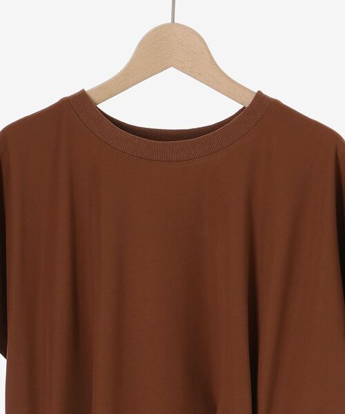 le.coeur blanc(ルクールブラン)の「《WEB限定アイテム》ツイストデザイントップス(Tシャツ/カットソー・レディース・カーキオリーブ/ブラウン/アイボリー/ブラック・38)」の19枚目の写真