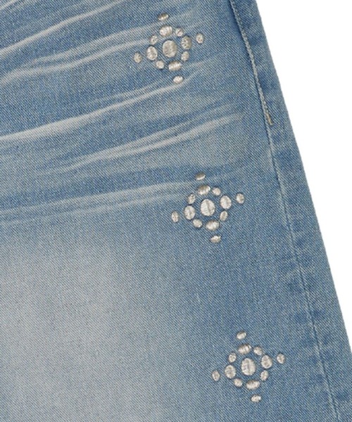 WaiKei（ワイケイ）の「★K-POPアイドル着用【UNISEX】Wai Kei／STUDバミューダパンツ（デニムパンツ・レディース・ブラック/ライトブルー・MEDIUM/LARGE）」の22枚目の写真