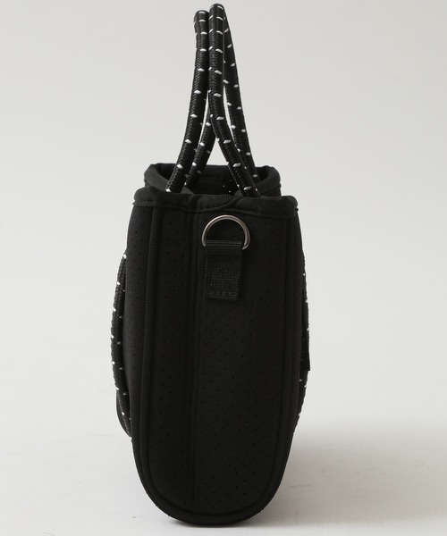 Willow Bay(ウィローベイ)の「Willow Bay/ウィローベイ ミニトートバッグ マイクロバッグ ネオプレン Daydreamer Tiny Neoprene Tote(ショルダーバッグ・レディース・ブラック/セージグリーン/ホワイト・FREE)」の15枚目の写真