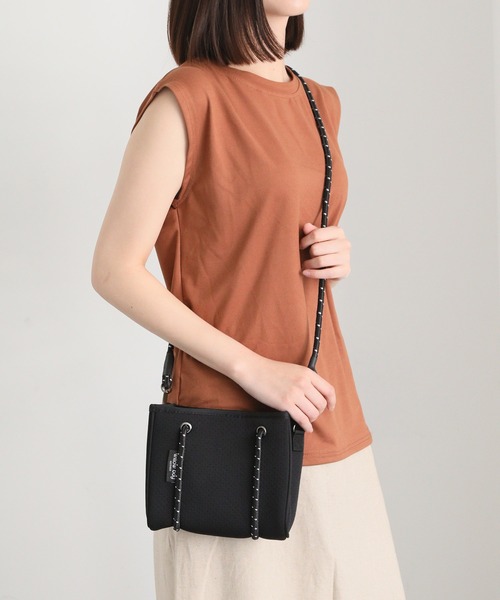 Willow Bay(ウィローベイ)の「Willow Bay/ウィローベイ ミニトートバッグ マイクロバッグ ネオプレン Daydreamer Tiny Neoprene Tote(ショルダーバッグ・レディース・ブラック/セージグリーン/ホワイト・FREE)」の9枚目の写真