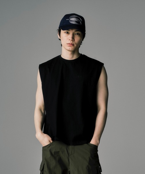 THE CLE(ザクレ)の「SLEEVE LESS T-SHIRTS / スリーブレスTシャツ【ノースリーブ】【袖なし】 タンクトップ Tシャツ トップス メンズ(タンクトップ・メンズ・ブラック・LARGE/SMALL/MEDIUM)」の4枚目の写真