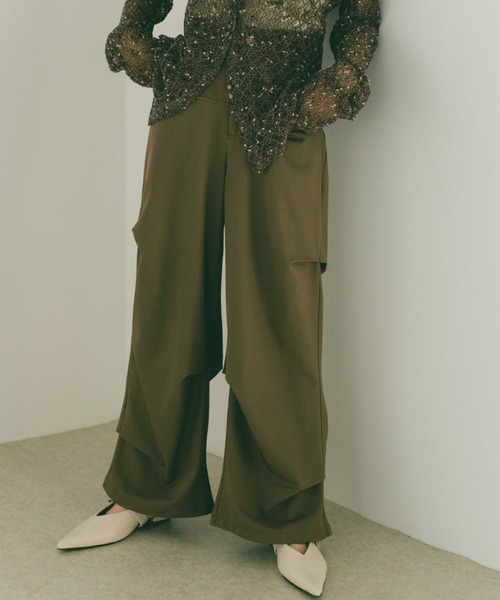 VANNIE U(ヴァニーユー)の「インアウトタックスラックスパンツ/SMLサイズ展開(スラックス・レディース・グレー/ブラウン・S/M/L)」の2枚目の写真