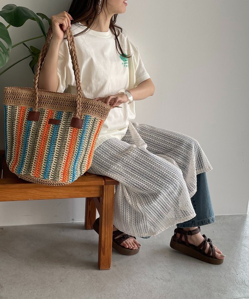 210nouve（トゥージュヌーブ）の「マルチカラーペーパー編みショルダーバッグ（かごバッグ・レディース・アイボリー/ベージュ・FREE）」の4枚目の写真