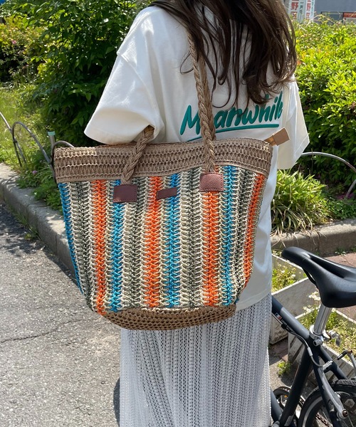 210nouve（トゥージュヌーブ）の「マルチカラーペーパー編みショルダーバッグ（かごバッグ・レディース・アイボリー/ベージュ・FREE）」の7枚目の写真