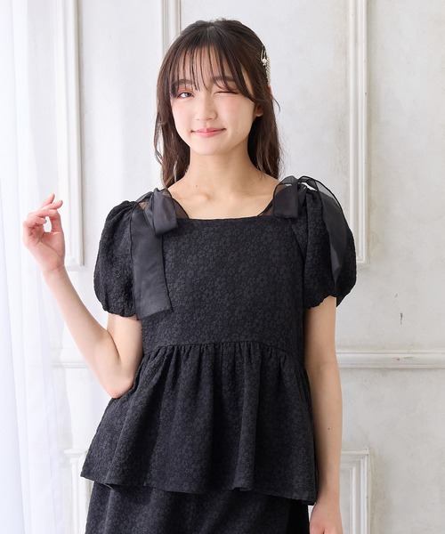 Amourire girl（アムリールガール）の「袖2WAY肩リボンエンボスブラウス（シャツ/ブラウス・キッズ・オフホワイト/ブラック・130cm/140cm/150cm/160cm）」の6枚目の写真