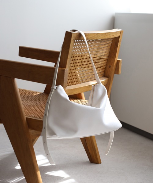 牛革】ミニマルショルダーバッグ（ショルダーバッグ）｜soins（ソワン