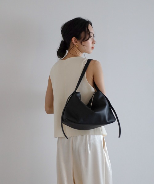 soins（ソワン）の「【牛革】ミニマルショルダーバッグ（ショルダー
