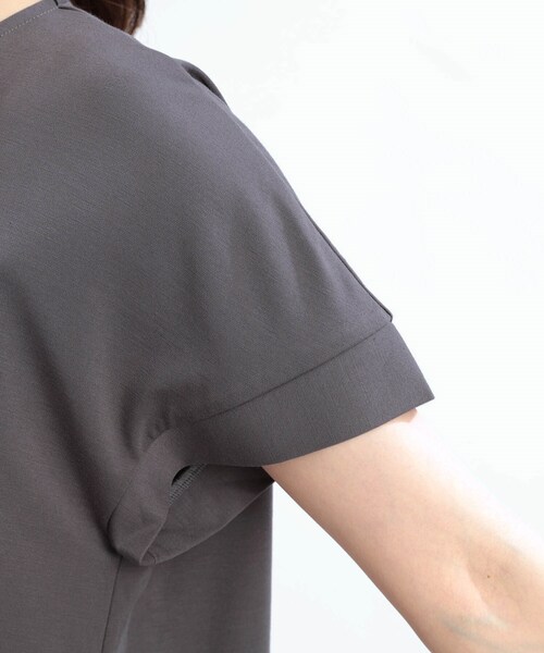 Reflect(リフレクト)の「【E‐QUALITY】チュニック丈ロゴTシャツ(Tシャツ/カットソー・レディース・ブラック/オフホワイト/グレー・00)」の20枚目の写真