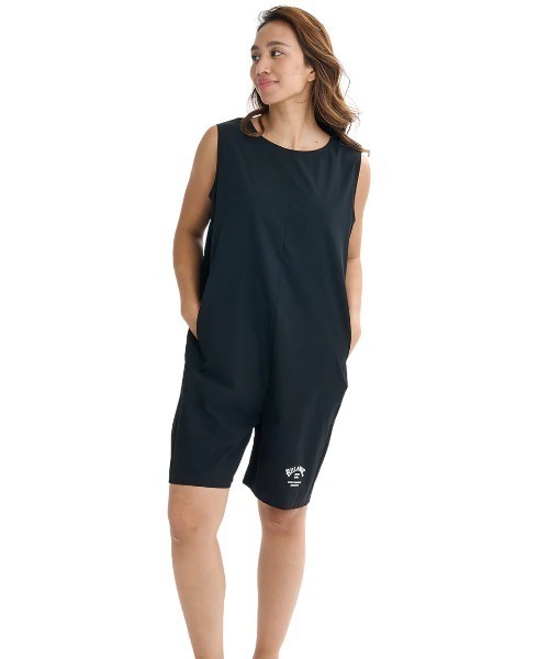 BILLABONG(ビラボン)の「BILLABONG レディース RASH WOVEN SALOPETTE SHORT ラッシュレギンス 【2025年夏モデル】/ビラボンロゴワンポイント水陸両用UVケアサロペットラッシュガード(水着)(ラッシュガード・レディース・ブラック・MEDIUM/LARGE)」の2枚目の写真