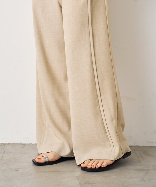 LOUNGEDRESS（ラウンジドレス）の「オフショルオールインワン（つなぎ/オールインワン・レディース・ベージュ/ブラック・FREE）」の22枚目の写真