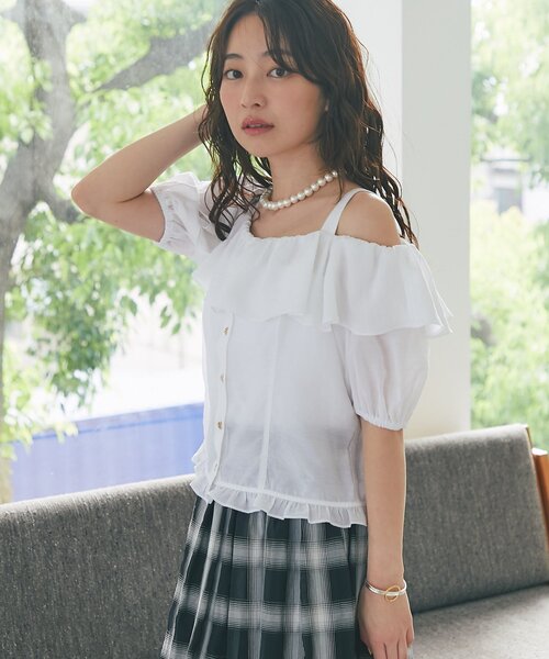 ラブティックボンボン　カットジャガードフリルカラーブラウス　新品　オフショル セットアップ可・最強愛され】カットジャガードフリルカラー