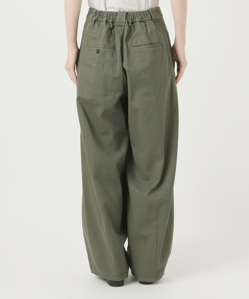 B.C STOCK(ベーセーストック)の「ウォッシャブル / ヘビードリルタックバギーチノ(チノパンツ・レディース・カーキ/ベージュ・SMALL/MEDIUM)」の17枚目の写真