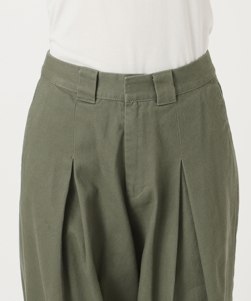 B.C STOCK(ベーセーストック)の「ウォッシャブル / ヘビードリルタックバギーチノ(チノパンツ・レディース・カーキ/ベージュ・SMALL/MEDIUM)」の19枚目の写真