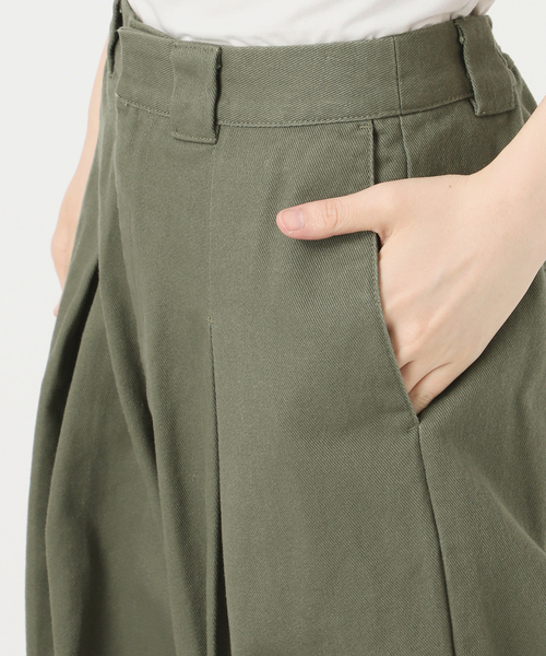 B.C STOCK(ベーセーストック)の「ウォッシャブル / ヘビードリルタックバギーチノ(チノパンツ・レディース・カーキ/ベージュ・SMALL/MEDIUM)」の21枚目の写真