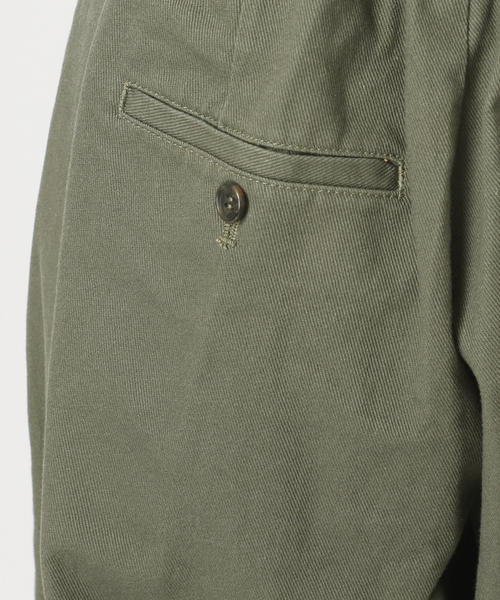 B.C STOCK(ベーセーストック)の「ウォッシャブル / ヘビードリルタックバギーチノ(チノパンツ・レディース・カーキ/ベージュ・SMALL/MEDIUM)」の22枚目の写真