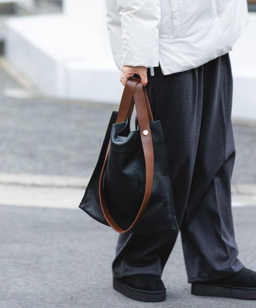 RODE SKO（ロデスコ）の「『一部別注カラー』BEAURE　カウレザー2デザインベルトバッグ（トートバッグ・レディース・ホワイト系その他/ブラック系その他/シルバー/グレー系その他/ブラック/シルバー系その他/グリーン系その他/ライトブルー/その他1・ONE）」の14枚目の写真