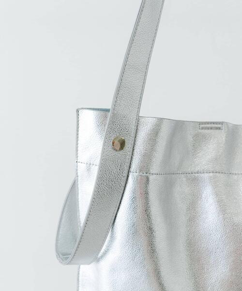 【極美品】BEAURE ムーバルベルトトートBAG　メタリックシルバー 極美品✨BEAURE ムーバルベルトトートBAG メタリックシルバー