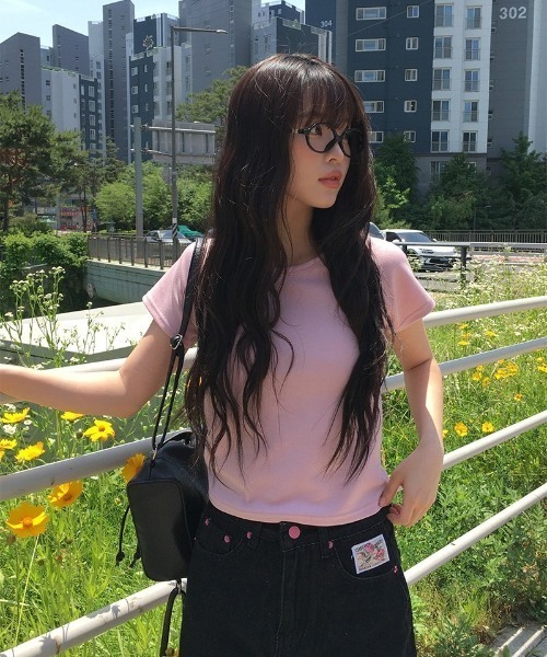 anyonemore(エニワンモア)の「ベーシッククロップドラグラン半袖Tシャツ(Tシャツ/カットソー・レディース・アイボリー/ブラック/ピンク/グレー・FREE)」の1枚目の写真