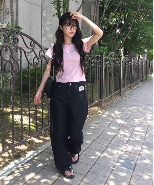 anyonemore(エニワンモア)の「ベーシッククロップドラグラン半袖Tシャツ(Tシャツ/カットソー・レディース・アイボリー/ブラック/ピンク/グレー・FREE)」の8枚目の写真