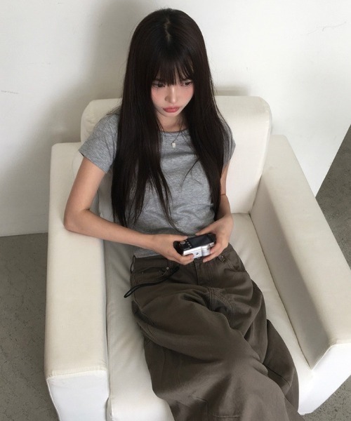 anyonemore(エニワンモア)の「ベーシッククロップドラグラン半袖Tシャツ(Tシャツ/カットソー・レディース・アイボリー/ブラック/ピンク/グレー・FREE)」の13枚目の写真