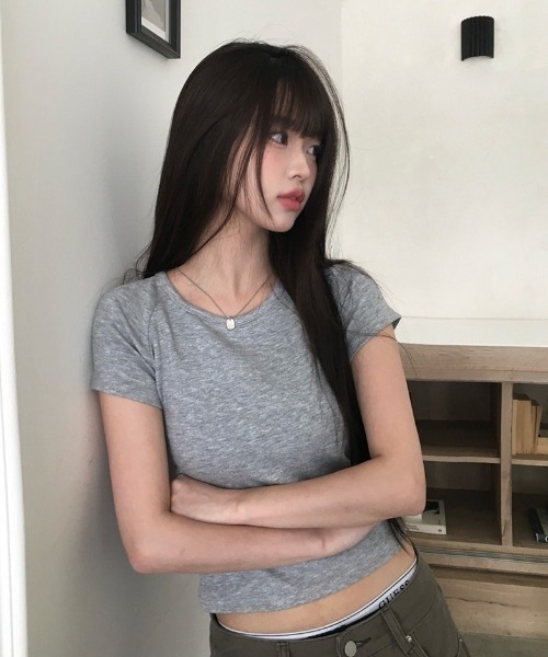 anyonemore(エニワンモア)の「ベーシッククロップドラグラン半袖Tシャツ(Tシャツ/カットソー・レディース・アイボリー/ブラック/ピンク/グレー・FREE)」の9枚目の写真
