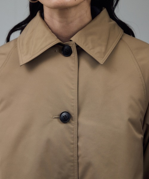 SALON adam et rope'（サロン アダム エ ロペ）の「FURLO DOWNバルマカンコート / 撥水ファーロダウン（ダウンジャケット/コート・レディース・ベージュ/ブラック・FREE）」の12枚目の写真