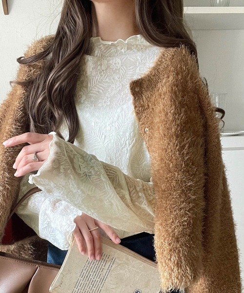 セール】透け感で魅せる、秋の上品レイヤード。プチハイネック花柄