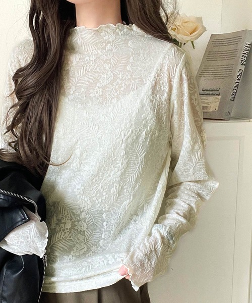 セール】透け感で魅せる、秋の上品レイヤード。プチハイネック花柄