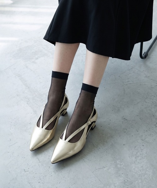 LibertyDoll(リバティードール)の「LIBERTYDOLL クロスストラップ ポインテッドトゥパンプス(パンプス・レディース・シルバー/ゴールド/アイボリー/ブラック・3L/LL/L/S/SS/M)」の4枚目の写真