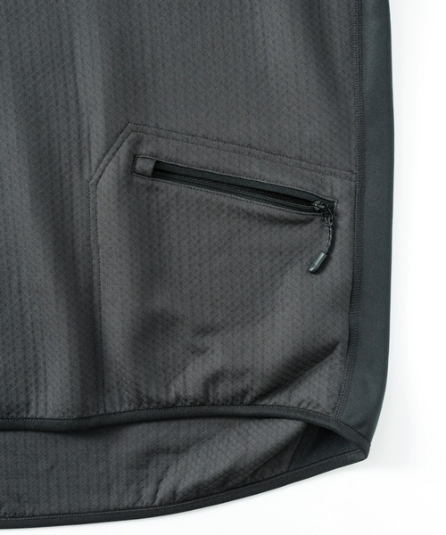 karrimor(カリマー)の「octa midlayer crew(Tシャツ/カットソー・メンズ・ダークグレー/ベージュ・L/XS/XL/S/M)」の9枚目の写真