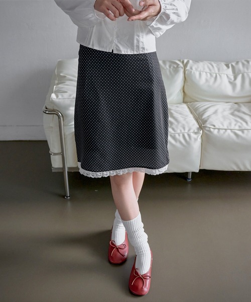 UNE MANSION(ユヌマンション)の「【ドットのサイズ選べるバレエコアスカート】ラブリードットパターンサイドジップアップミディAラインレーススカート(スカート・レディース・ホワイト系その他2/ブラック系その他/ブラック系その他2/ホワイト系その他・LARGE/MEDIUM/SMALL)」の3枚目の写真