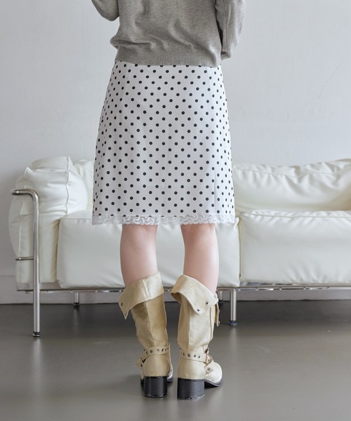 UNE MANSION(ユヌマンション)の「【ドットのサイズ選べるバレエコアスカート】ラブリードットパターンサイドジップアップミディAラインレーススカート(スカート・レディース・ホワイト系その他2/ブラック系その他/ブラック系その他2/ホワイト系その他・LARGE/MEDIUM/SMALL)」の12枚目の写真