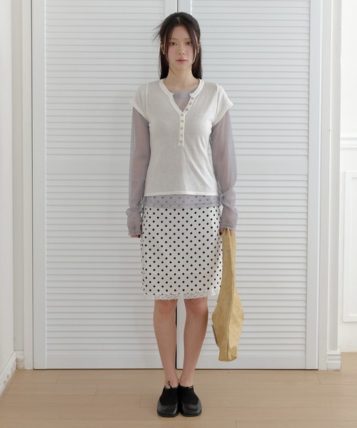 UNE MANSION（ユヌマンション）の「【ドットのサイズが選べる】ラブリードットパターンサイドジップアップミディAラインレーススカート（スカート・レディース・ホワイト系その他2/ブラック系その他/ブラック系その他2/ホワイト系その他・LARGE/MEDIUM/SMALL）」の5枚目の写真