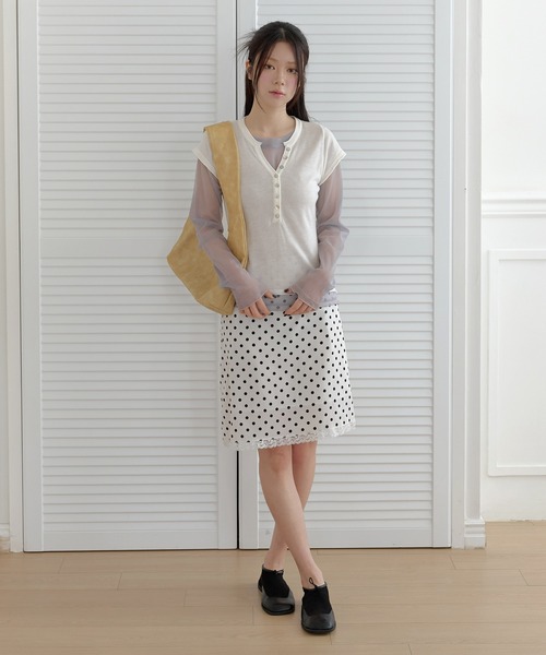 UNE MANSION（ユヌマンション）の「【ドットのサイズが選べる】ラブリードットパターンサイドジップアップミディAラインレーススカート（スカート・レディース・ホワイト系その他2/ブラック系その他/ブラック系その他2/ホワイト系その他・LARGE/MEDIUM/SMALL）」の8枚目の写真