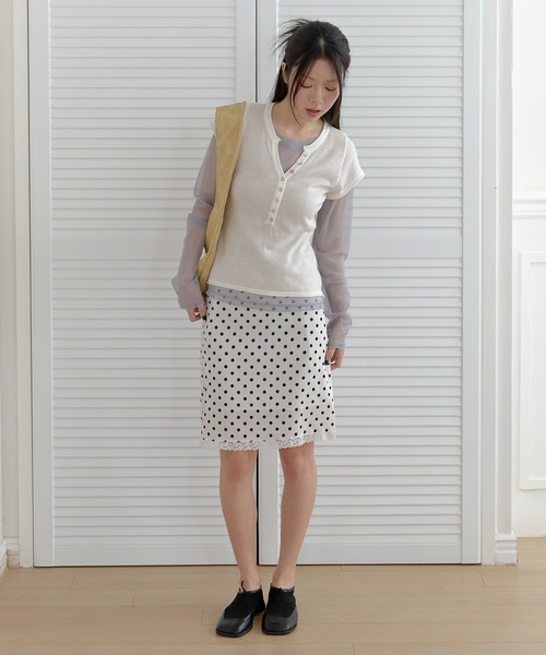 UNE MANSION（ユヌマンション）の「【ドットのサイズが選べる】ラブリードットパターンサイドジップアップミディAラインレーススカート（スカート・レディース・ホワイト系その他2/ブラック系その他/ブラック系その他2/ホワイト系その他・LARGE/MEDIUM/SMALL）」の9枚目の写真