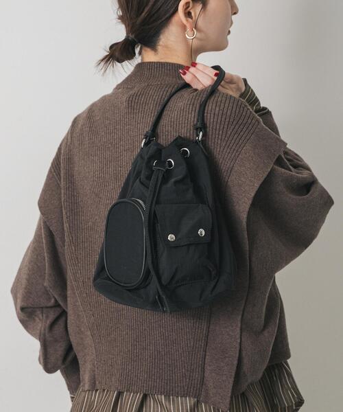 SENSE OF PLACE by URBAN RESEARCH(センスオブプレイスバイアーバンリサーチ)の「撥水2WAYマルチポケットナイロンバッグ(ハンドバッグ・レディース・カーキ/ベージュ/ブラック・ONE)」の2枚目の写真