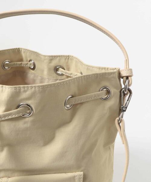 SENSE OF PLACE by URBAN RESEARCH(センスオブプレイスバイアーバンリサーチ)の「撥水2WAYマルチポケットナイロンバッグ(ハンドバッグ・レディース・カーキ/ベージュ/ブラック・ONE)」の18枚目の写真