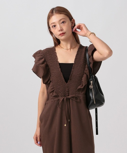 BAYFLOW（ベイフロー）の「[さらっとした楊柳素材]Vネックフリルサロペット（サロペット/オーバーオール・レディース・ブラック/ダークブラウン・FREE）」の10枚目の写真