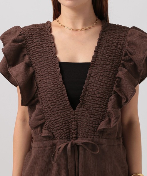 BAYFLOW（ベイフロー）の「[さらっとした楊柳素材]Vネックフリルサロペット（サロペット/オーバーオール・レディース・ブラック/ダークブラウン・FREE）」の14枚目の写真