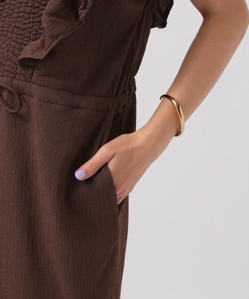 BAYFLOW（ベイフロー）の「[さらっとした楊柳素材]Vネックフリルサロペット（サロペット/オーバーオール・レディース・ブラック/ダークブラウン・FREE）」の17枚目の写真