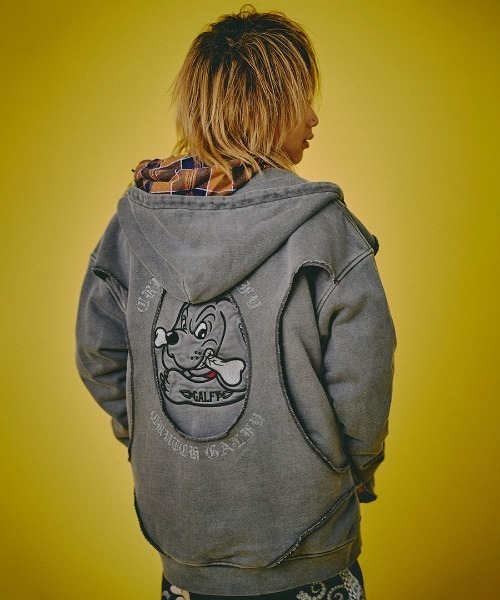 A'GEM/9 × .kom 『GALFY/ガルフィー』 穴の向こうにわんちゃんパーカー